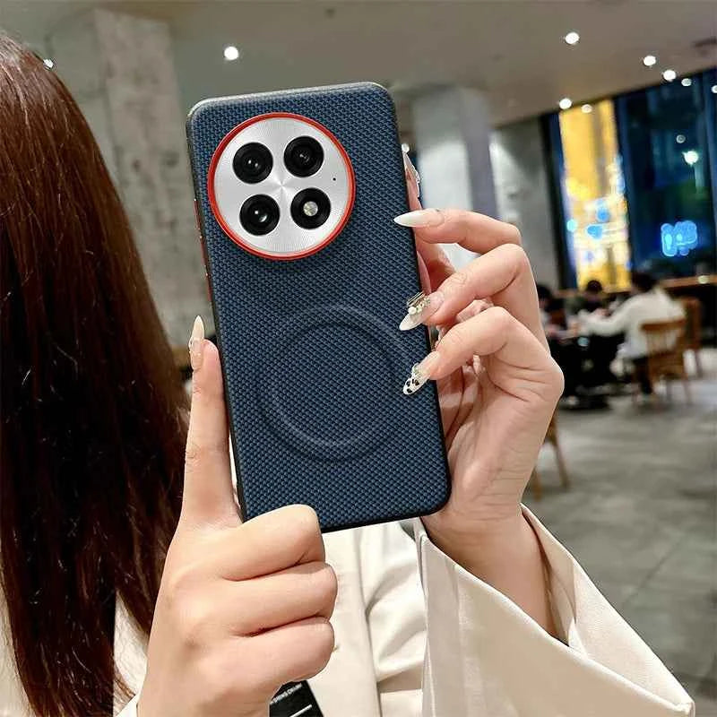 OnePlus Series - CarbonWeave MagSafe Cover (Copy)