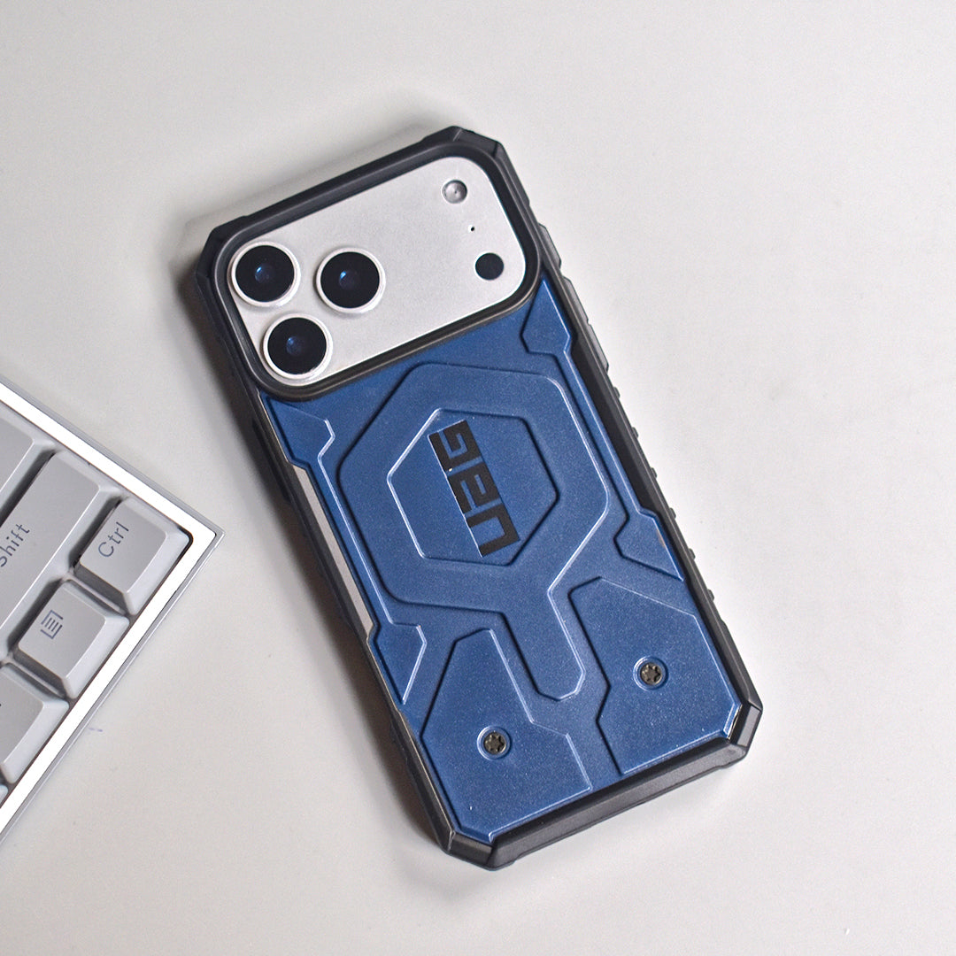 Pathfinder MagSafe UAG Case - iPhone