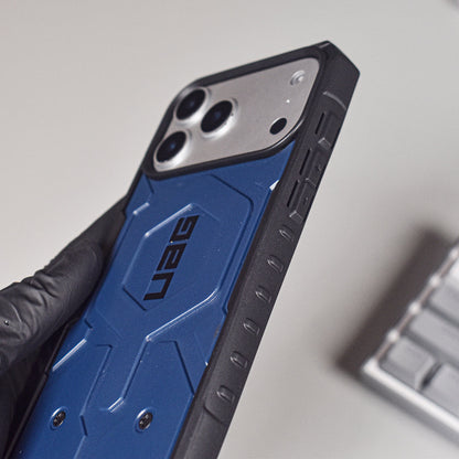 Pathfinder MagSafe UAG Case - iPhone