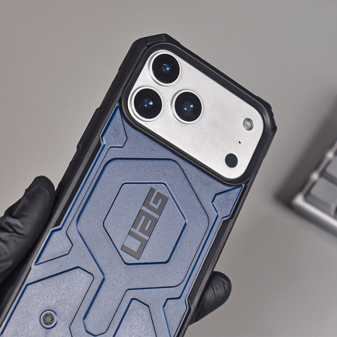 Pathfinder MagSafe UAG Case - iPhone