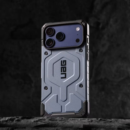 Pathfinder MagSafe UAG Case - iPhone