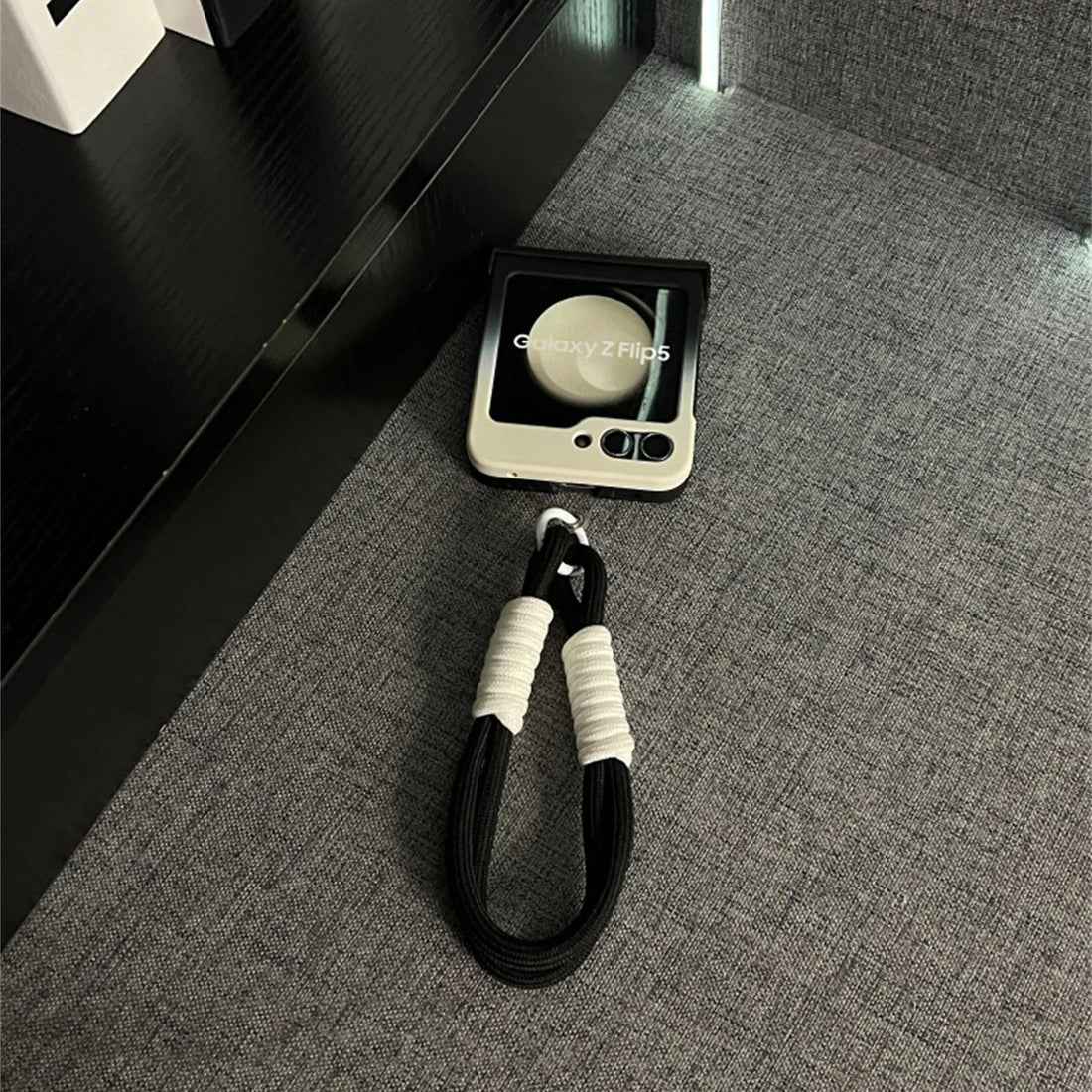 Luxury Gradient Black White Case Regular