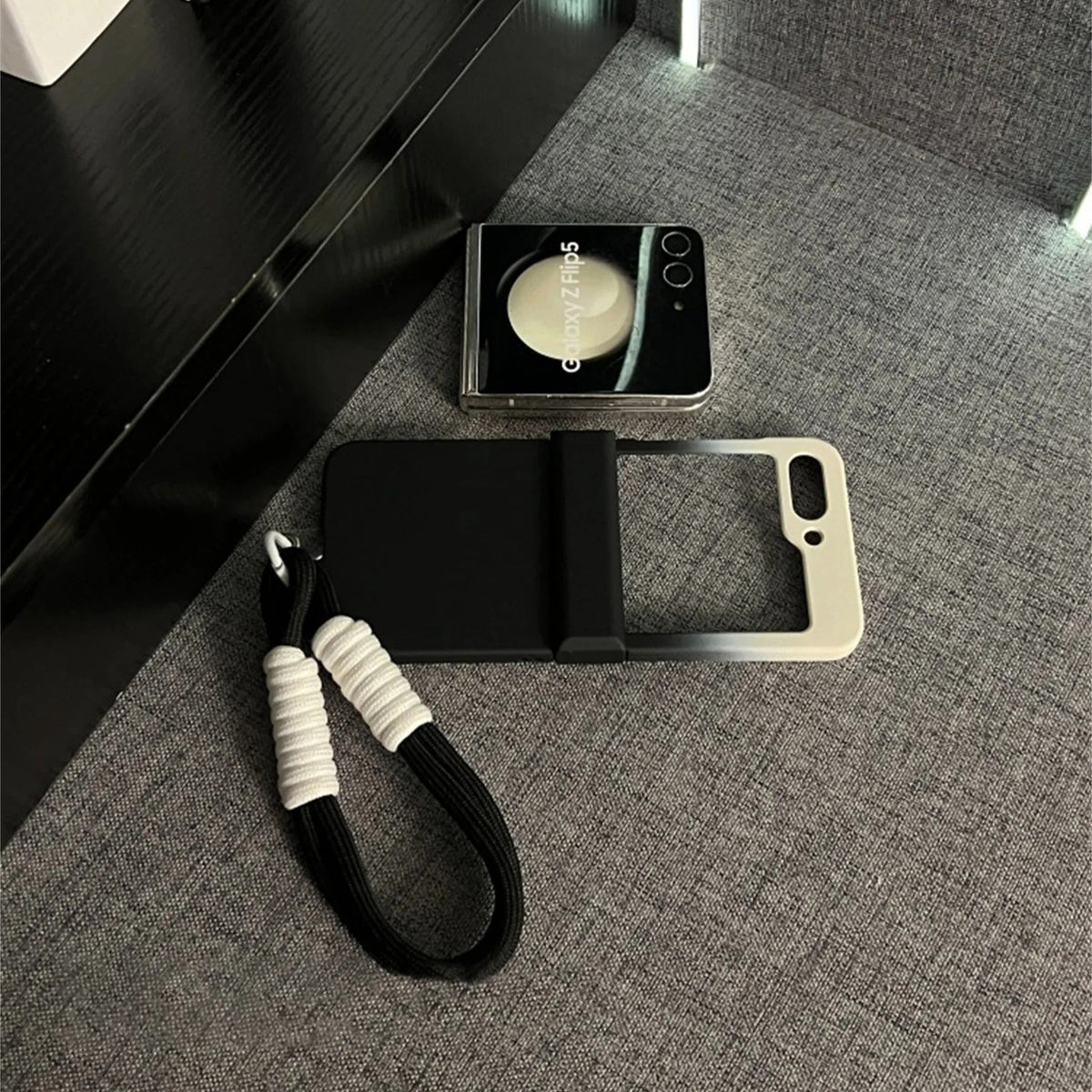 Luxury Gradient Black White Case